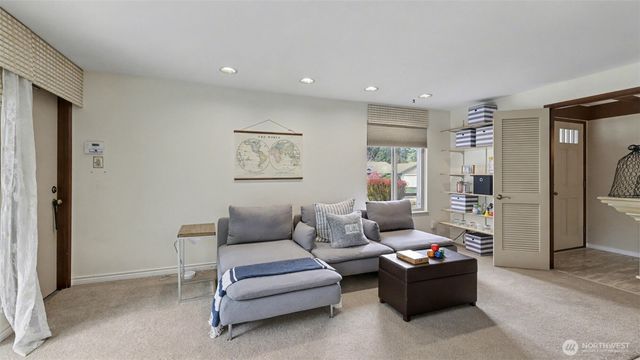 2618 168th Place NE, Bellevue, WA 98008