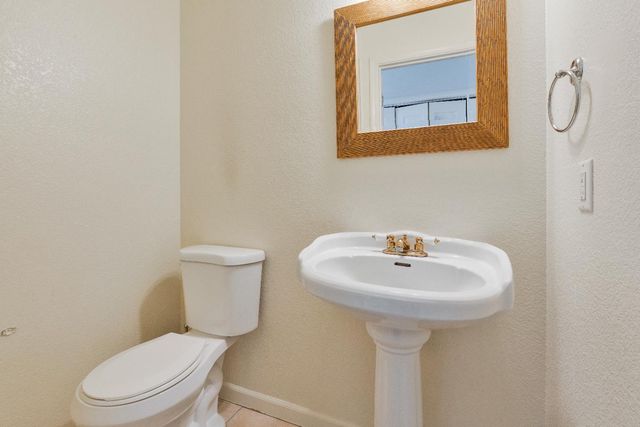 5817 Husker St, Orangevale, CA 95662