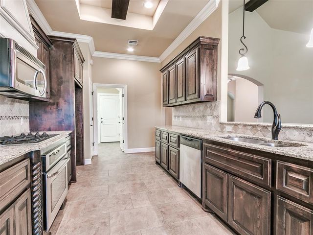 4901 Arbuckle Drive, Edmond, OK 73025