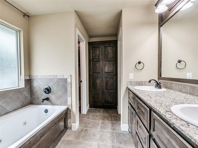 4901 Arbuckle Drive, Edmond, OK 73025