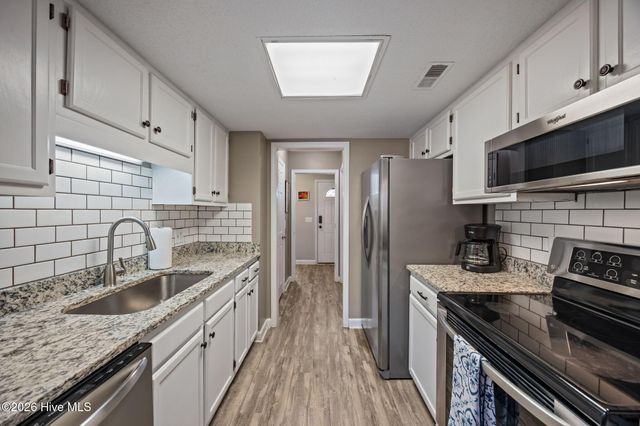 1918 Quail Ridge Road U, Greenville, NC 27858