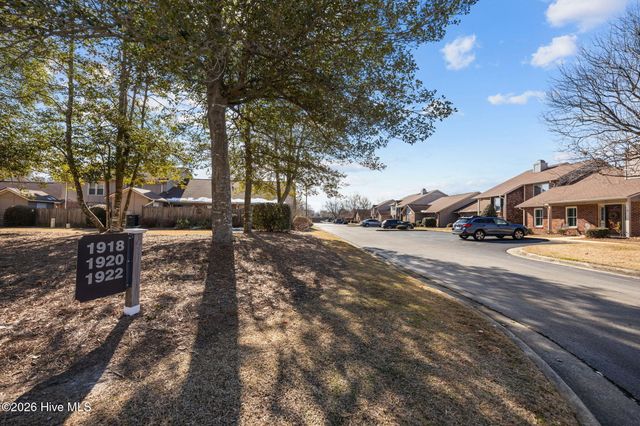 1918 Quail Ridge Road U, Greenville, NC 27858