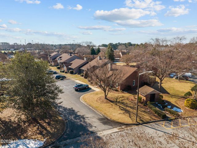 1918 Quail Ridge Road U, Greenville, NC 27858