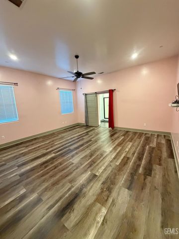 5917 Hawthorn Tree Lane, Bakersfield, CA 93313