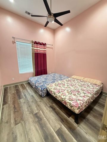 5917 Hawthorn Tree Lane, Bakersfield, CA 93313