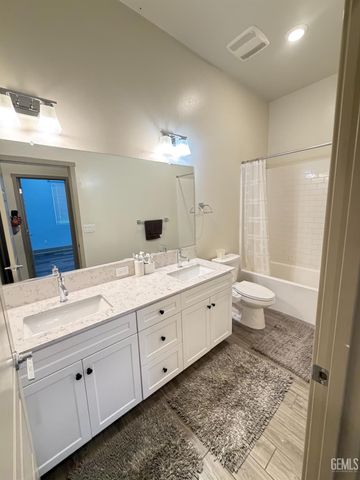 5917 Hawthorn Tree Lane, Bakersfield, CA 93313