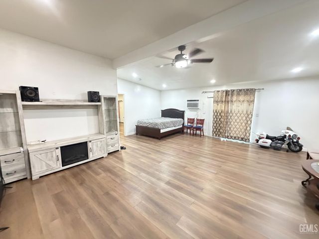 5917 Hawthorn Tree Lane, Bakersfield, CA 93313
