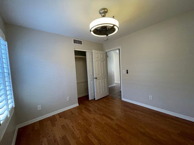 21611 N 48th Place, Phoenix, AZ 85054