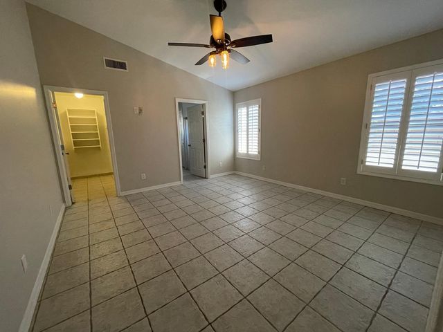 21611 N 48th Place, Phoenix, AZ 85054