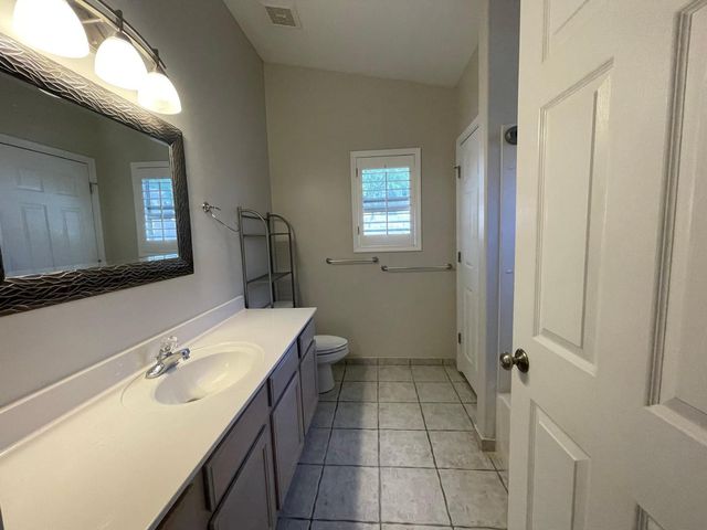 21611 N 48th Place, Phoenix, AZ 85054