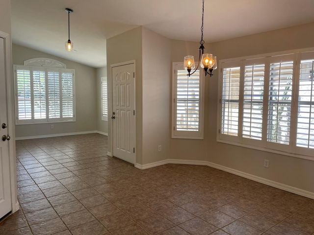 21611 N 48th Place, Phoenix, AZ 85054