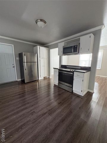 2305 Teakwood Manor Drive, Florissant, MO 63031