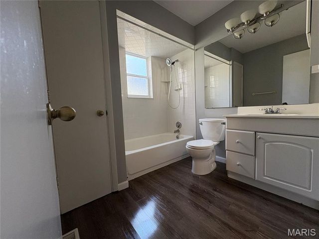 2305 Teakwood Manor Drive, Florissant, MO 63031