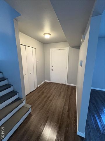 2305 Teakwood Manor Drive, Florissant, MO 63031