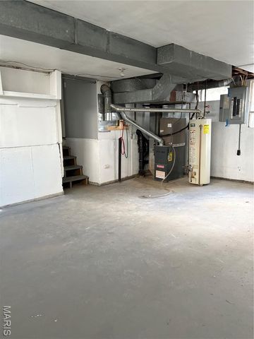 2305 Teakwood Manor Drive, Florissant, MO 63031