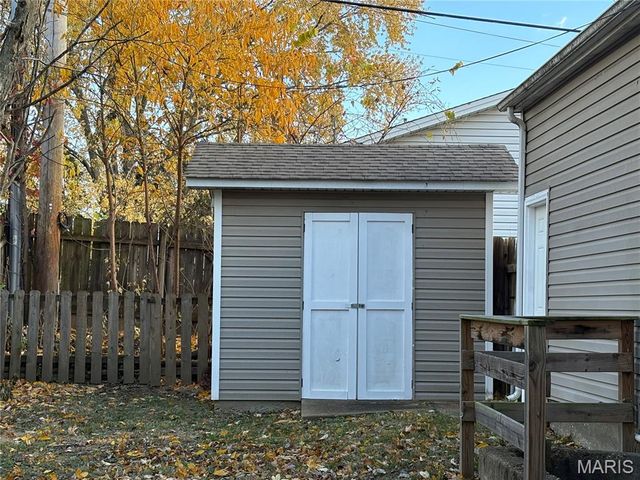 2305 Teakwood Manor Drive, Florissant, MO 63031