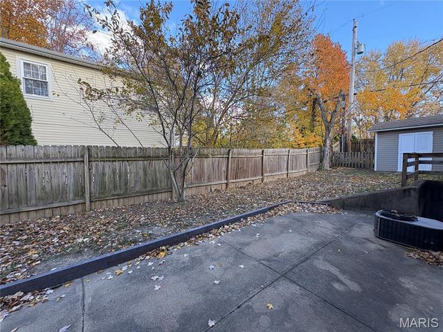 2305 Teakwood Manor Drive, Florissant, MO 63031