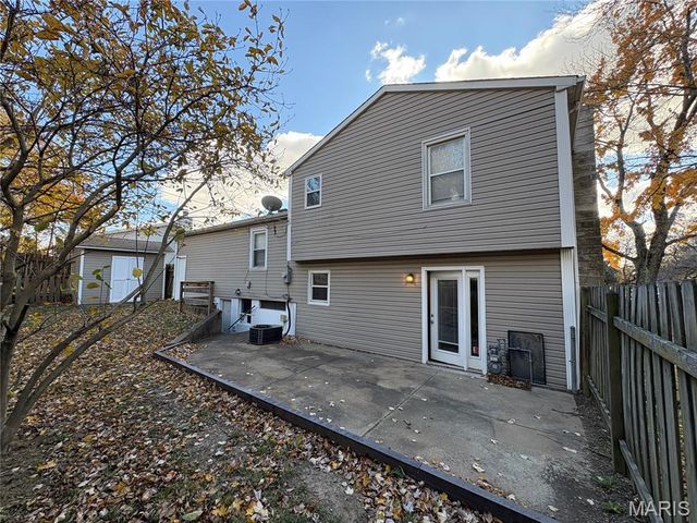 2305 Teakwood Manor Drive, Florissant, MO 63031