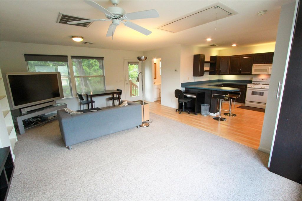 7910 Ceberry DR B, Austin, TX 78759