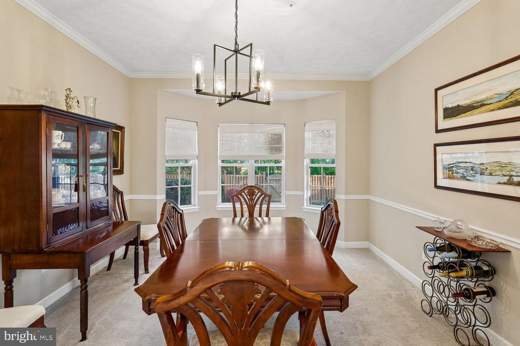 Image 10 of property listing at 16104 ARROWROOT CT, Bowie, MD 20716