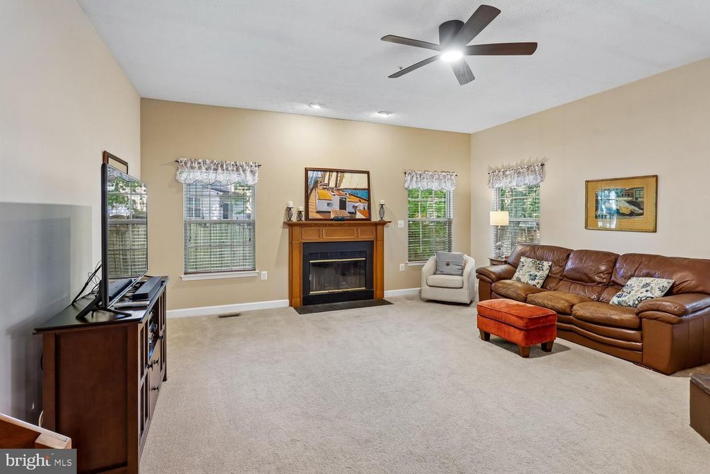 Image 14 of property listing at 16104 ARROWROOT CT, Bowie, MD 20716