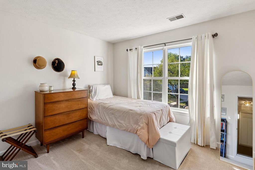 Image 26 of property listing at 16104 ARROWROOT CT, Bowie, MD 20716