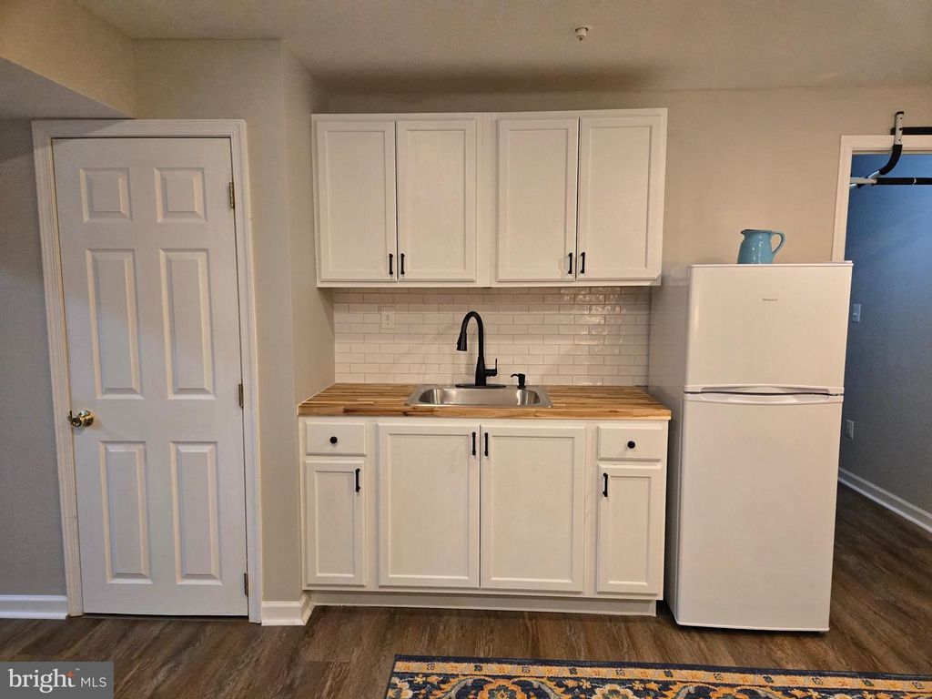 Image 30 of property listing at 16104 ARROWROOT CT, Bowie, MD 20716