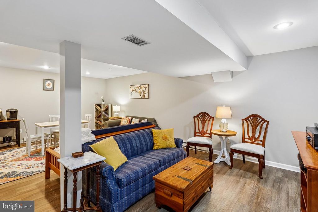 Image 32 of property listing at 16104 ARROWROOT CT, Bowie, MD 20716