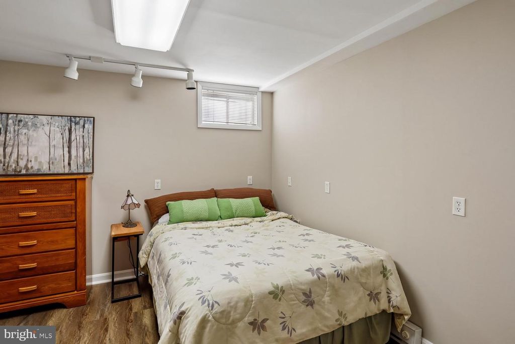 Image 33 of property listing at 16104 ARROWROOT CT, Bowie, MD 20716