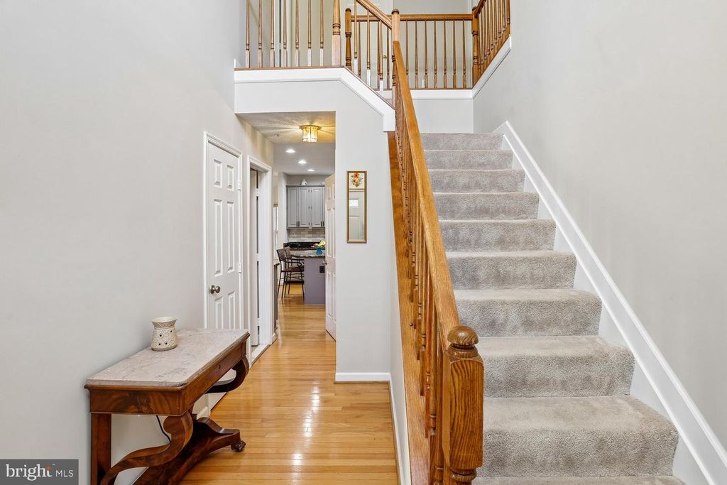 Image 7 of property listing at 16104 ARROWROOT CT, Bowie, MD 20716