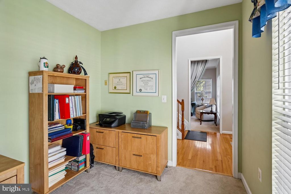 Image 8 of property listing at 16104 ARROWROOT CT, Bowie, MD 20716