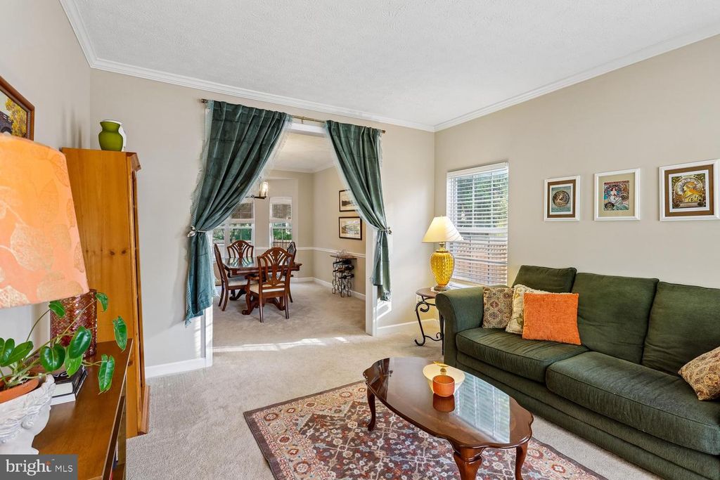 Image 9 of property listing at 16104 ARROWROOT CT, Bowie, MD 20716