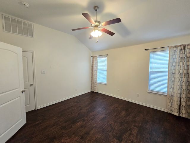 124 Bridlewood Street, Azle, TX 76020