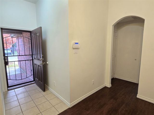 124 Bridlewood Street, Azle, TX 76020