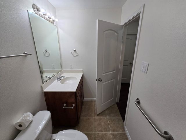 124 Bridlewood Street, Azle, TX 76020