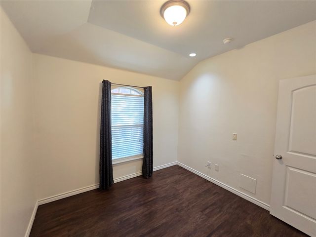 124 Bridlewood Street, Azle, TX 76020