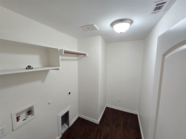 124 Bridlewood Street, Azle, TX 76020