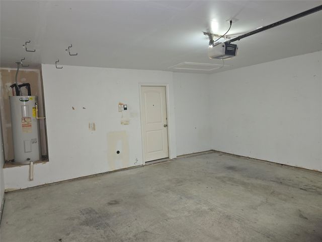 124 Bridlewood Street, Azle, TX 76020