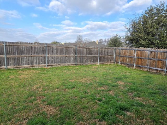 124 Bridlewood Street, Azle, TX 76020