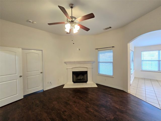 124 Bridlewood Street, Azle, TX 76020