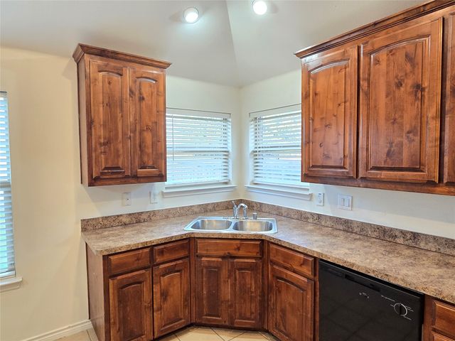 124 Bridlewood Street, Azle, TX 76020