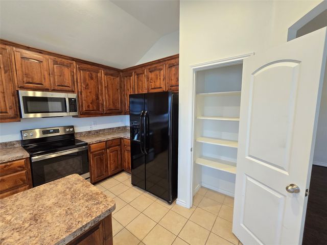 124 Bridlewood Street, Azle, TX 76020