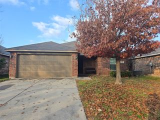 124 Bridlewood Street, Azle, TX 76020