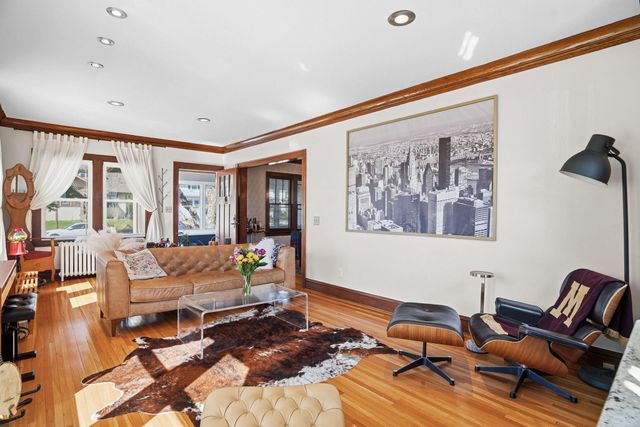 1576 Osceola Avenue, Saint Paul, MN 55105