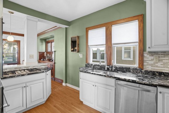 1576 Osceola Avenue, Saint Paul, MN 55105