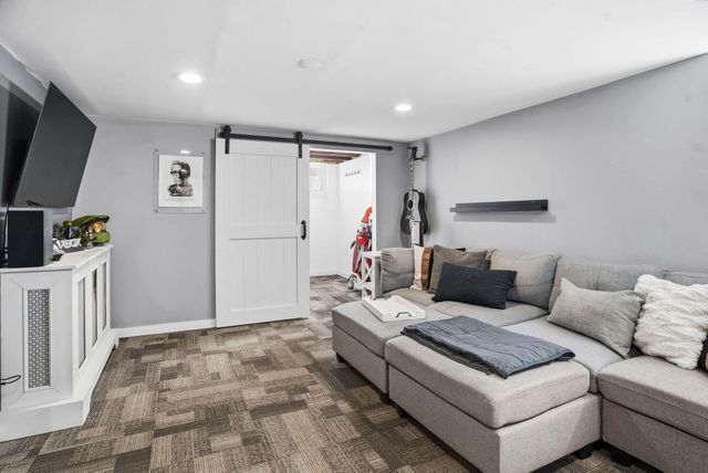 1576 Osceola Avenue, Saint Paul, MN 55105