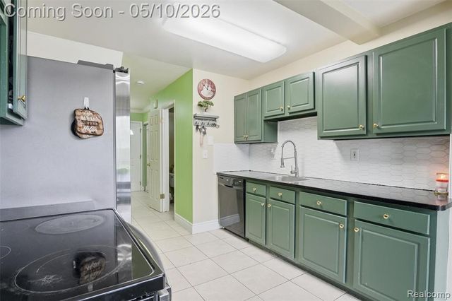 26200 Franklin Pointe Drive, Southfield, MI 48034