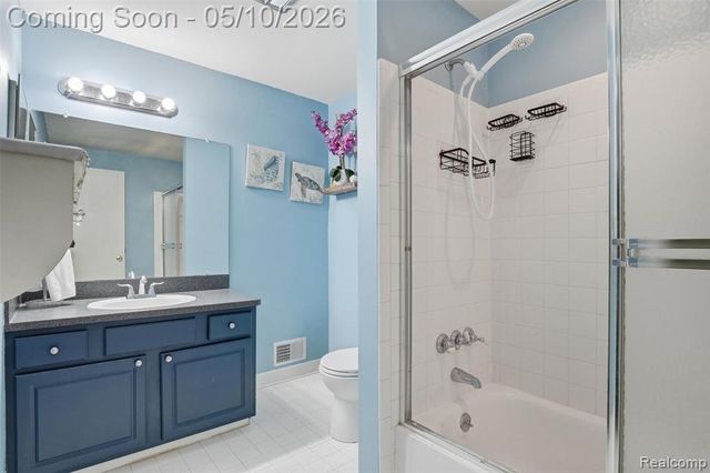 26200 Franklin Pointe Drive, Southfield, MI 48034