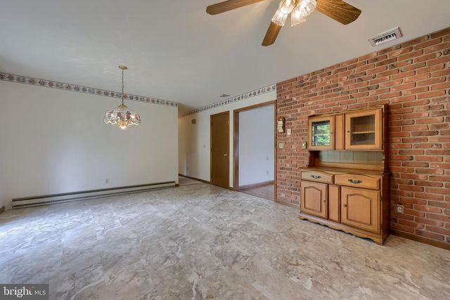 485 SUMMIT DR, Columbia, PA 17512