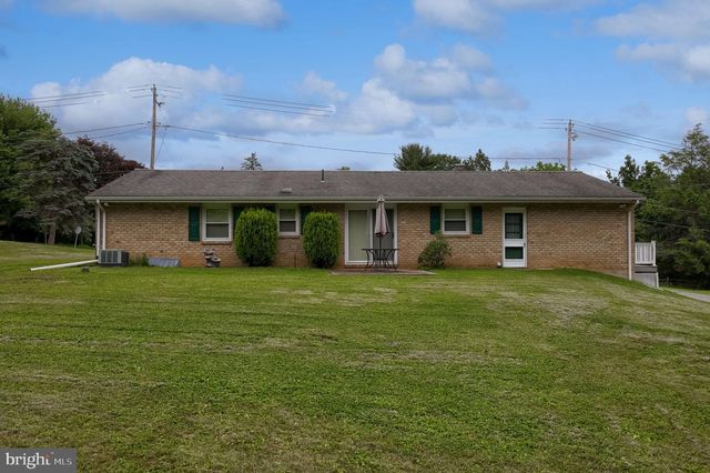 485 SUMMIT DR, Columbia, PA 17512